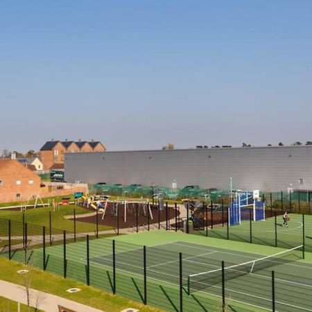 Contemporary Trumpington Apartment With Self Check-In ,Free On-Site Parking, Terrace, Super Fast Wifi & 5 Mins Drive To Papworth & Addenbrookes Hospitals Cambridge  Luaran gambar