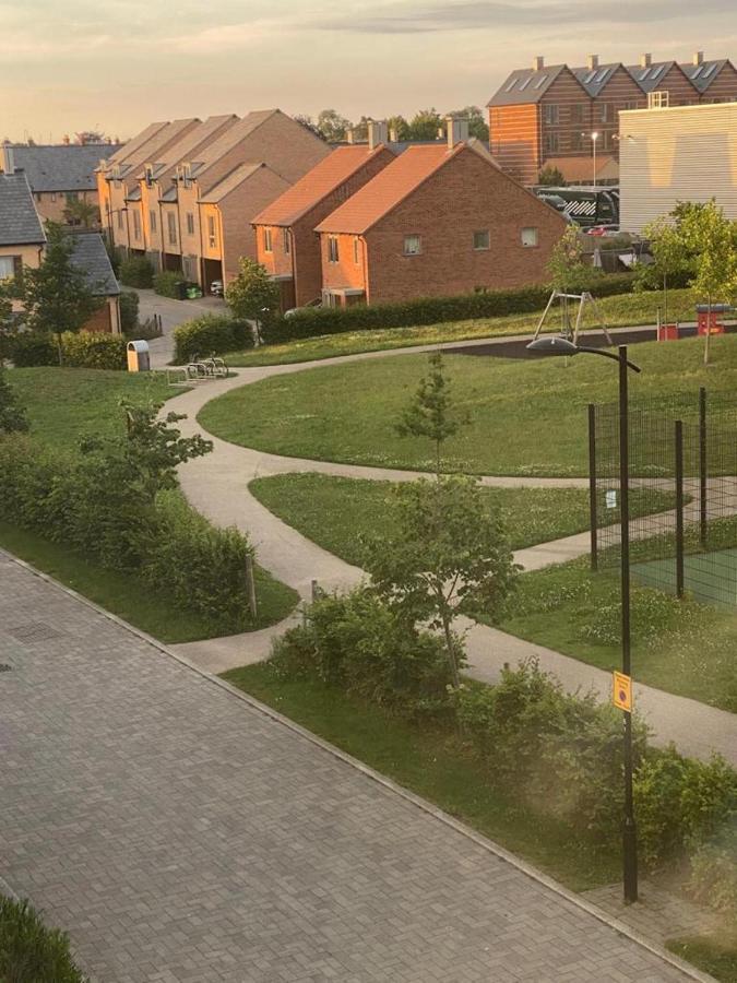 Contemporary Trumpington Apartment With Self Check-In ,Free On-Site Parking, Terrace, Super Fast Wifi & 5 Mins Drive To Papworth & Addenbrookes Hospitals Cambridge  Luaran gambar