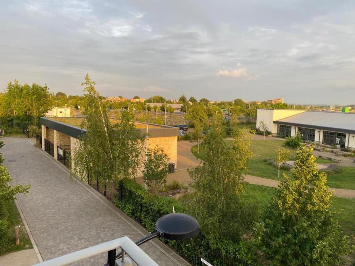 Contemporary Trumpington Apartment With Self Check-In ,Free On-Site Parking, Terrace, Super Fast Wifi & 5 Mins Drive To Papworth & Addenbrookes Hospitals Cambridge  Luaran gambar