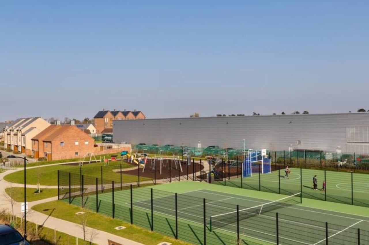 Contemporary Trumpington Apartment With Self Check-In ,Free On-Site Parking, Terrace, Super Fast Wifi & 5 Mins Drive To Papworth & Addenbrookes Hospitals Cambridge  Luaran gambar