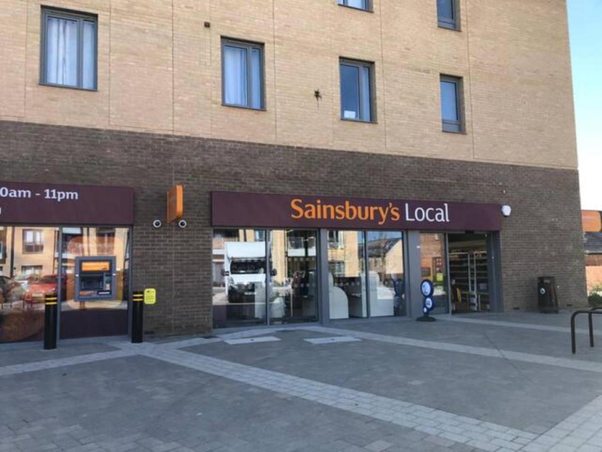 Contemporary Trumpington Apartment With Self Check-In ,Free On-Site Parking, Terrace, Super Fast Wifi & 5 Mins Drive To Papworth & Addenbrookes Hospitals Cambridge  Luaran gambar