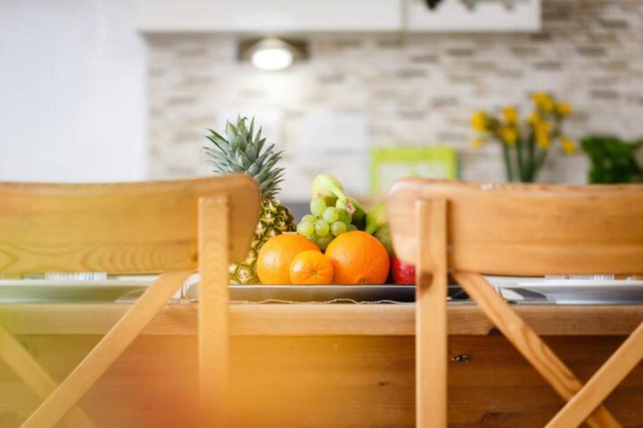 Contemporary Trumpington Apartment With Self Check-In ,Free On-Site Parking, Terrace, Super Fast Wifi & 5 Mins Drive To Papworth & Addenbrookes Hospitals Cambridge  Luaran gambar