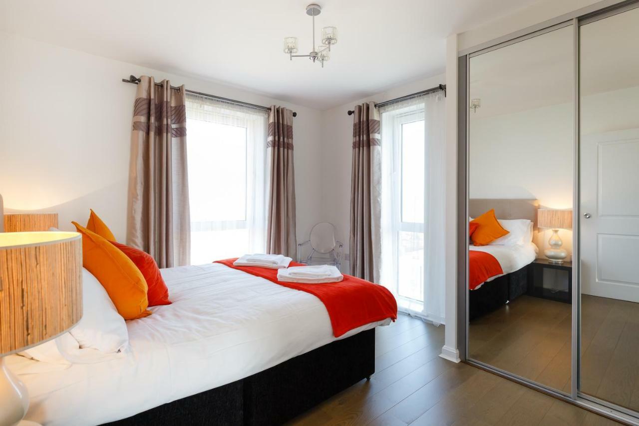 Contemporary Trumpington Apartment With Self Check-In ,Free On-Site Parking, Terrace, Super Fast Wifi & 5 Mins Drive To Papworth & Addenbrookes Hospitals Cambridge  Luaran gambar
